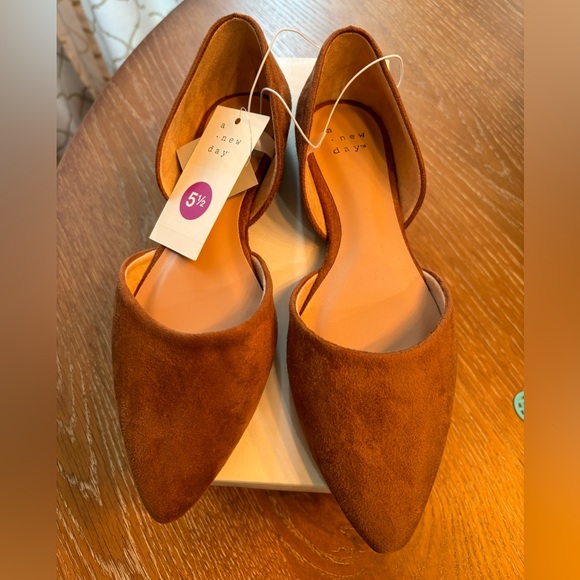 A New Day - Memory Foam Flats size 5.5 - Picture 2 of 4